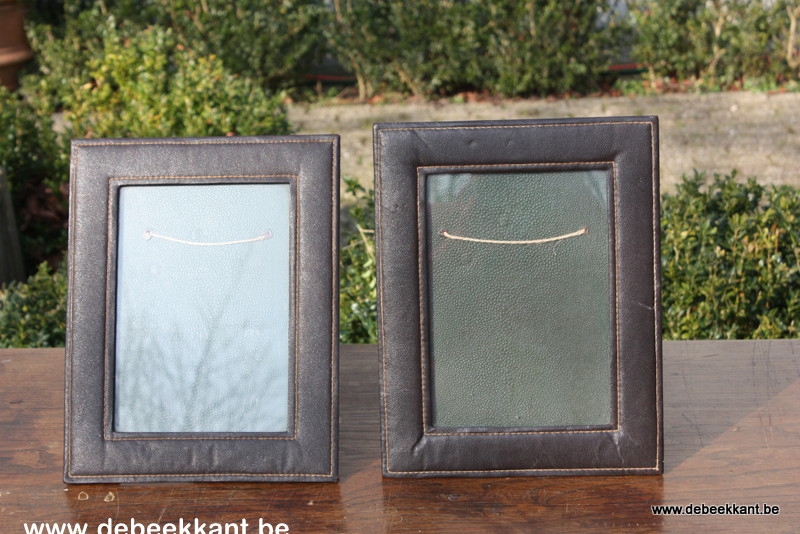 Set van twee vintage kaders in leder 24 x 30